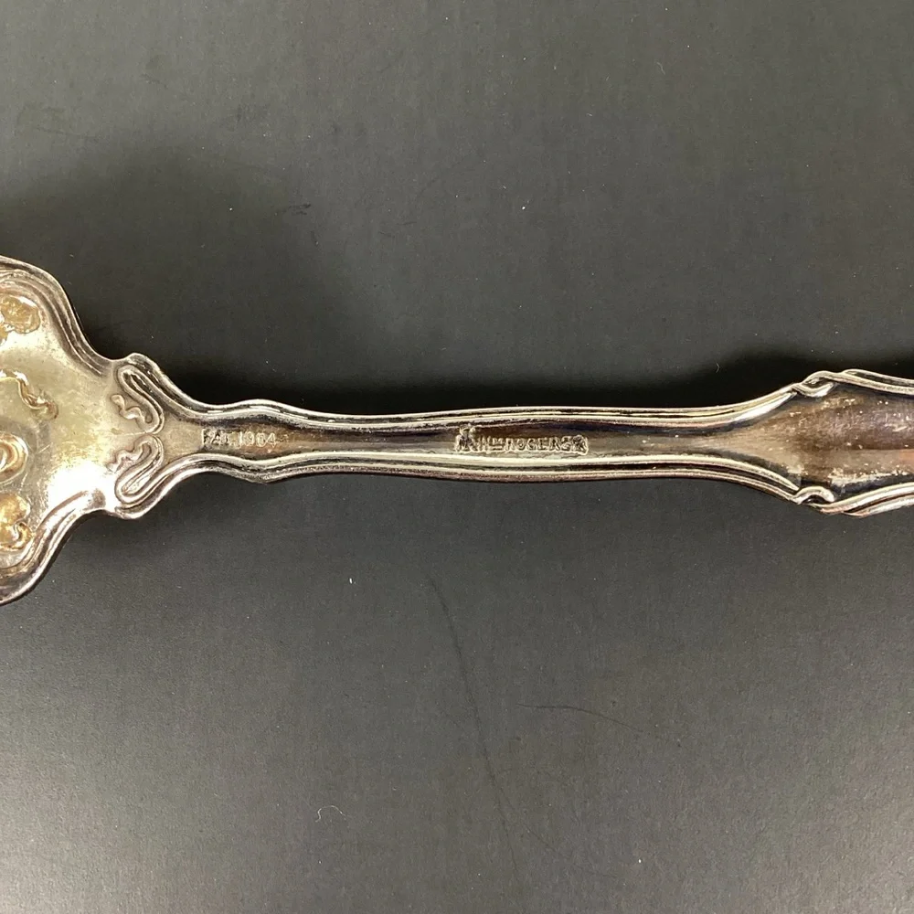 Wm Rogers beautiful antique